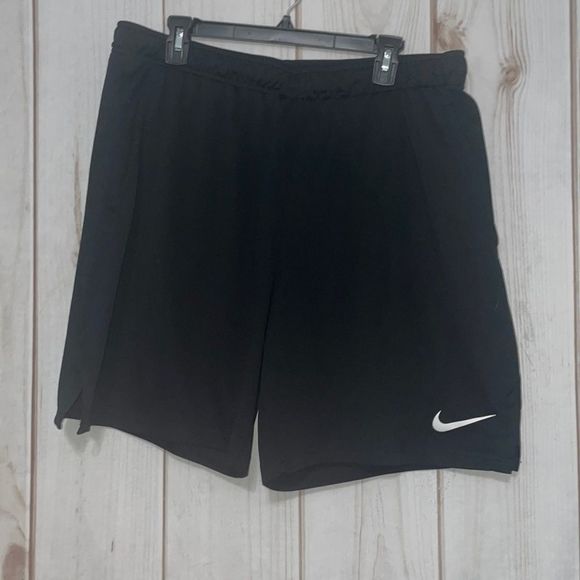 NIKE Drifit Shorts - Picture 2 of 4